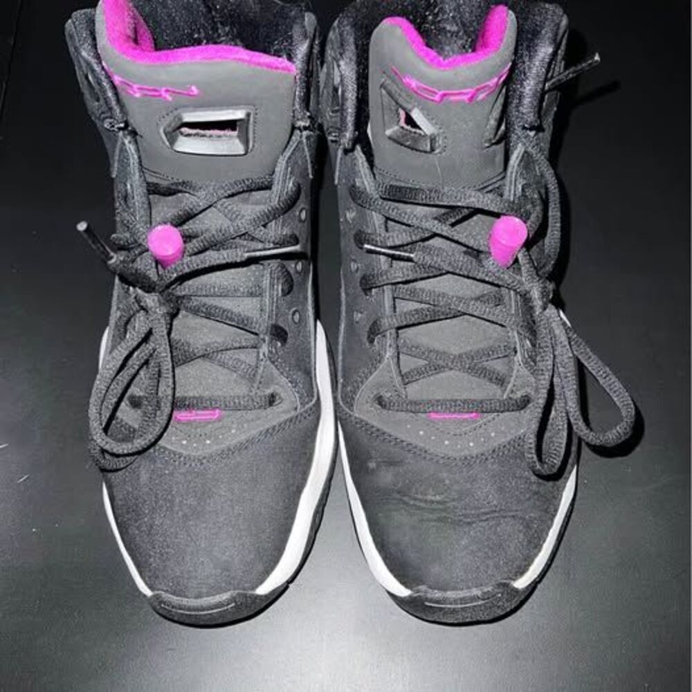 Jordan B'Loyal Black Hyper Violet Size 10
